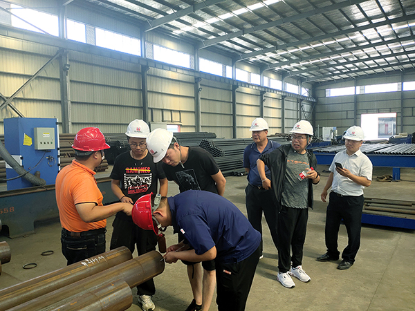 赤峰市交通投资（集团）有限公司、中国建筑第八工程局有限公司、内蒙古天虹建设监理有限责任公司负责人来到宁大集团生产基地实地考察